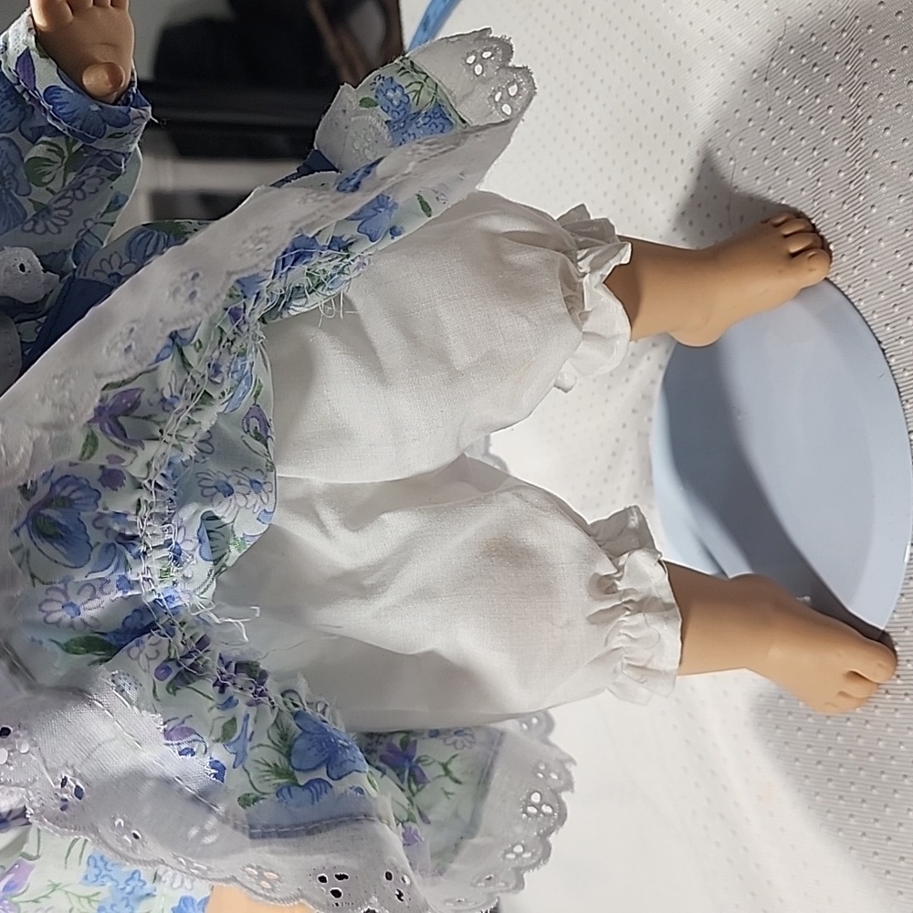 Gi Go Toys Floral Blue and White Baby Doll - Picture 6 of 8